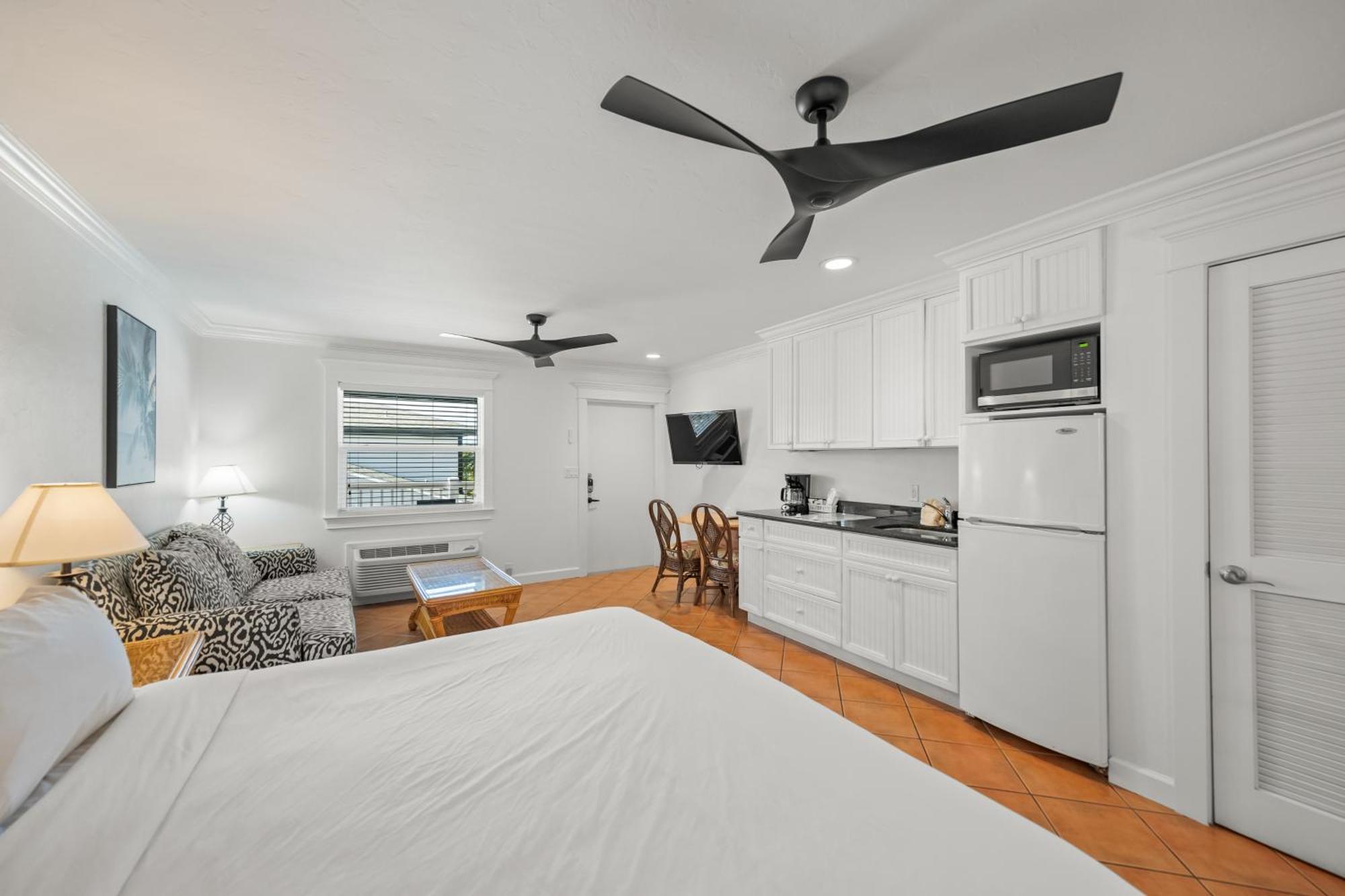 Tropic Isle At Anna Maria Island Inn Bradenton Beach Exterior foto