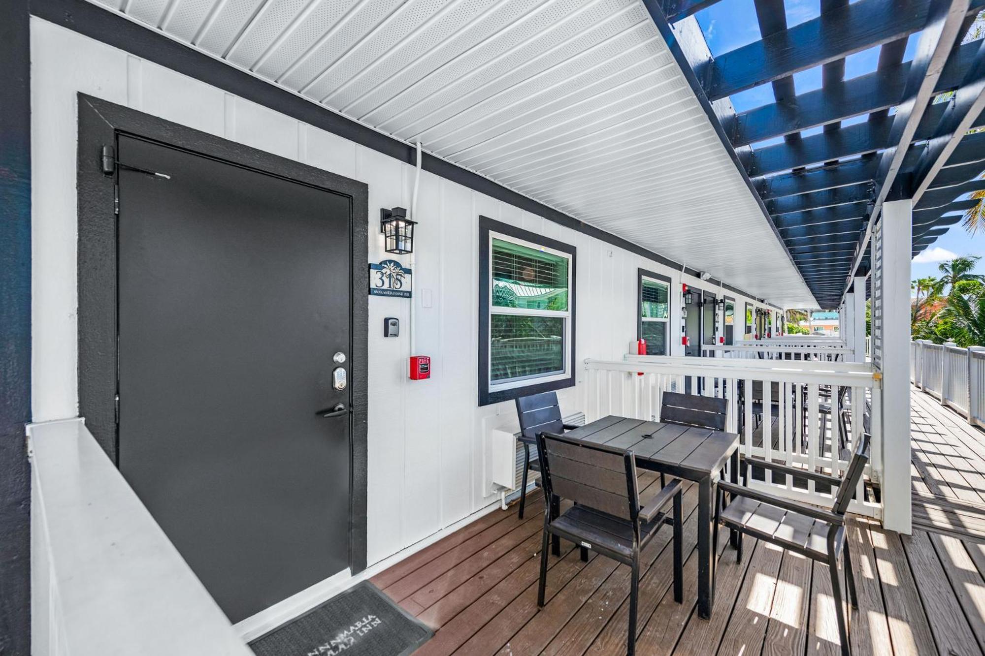 Tropic Isle At Anna Maria Island Inn Bradenton Beach Exterior foto