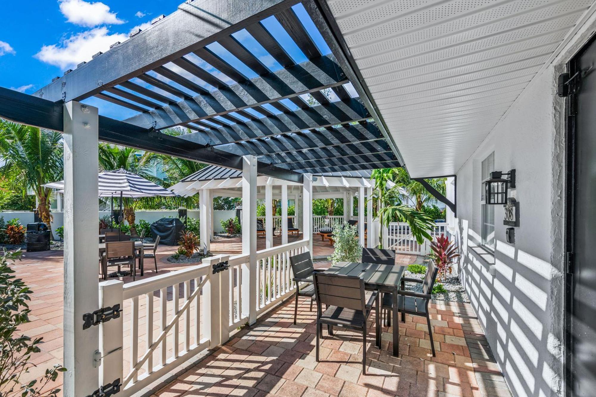 Tropic Isle At Anna Maria Island Inn Bradenton Beach Exterior foto