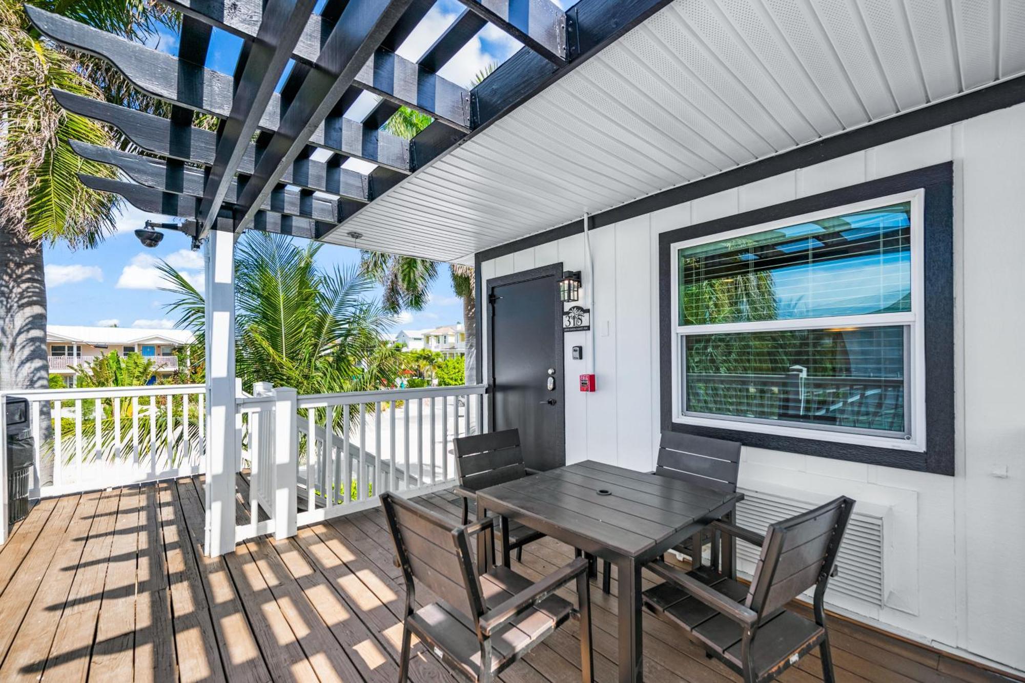 Tropic Isle At Anna Maria Island Inn Bradenton Beach Exterior foto